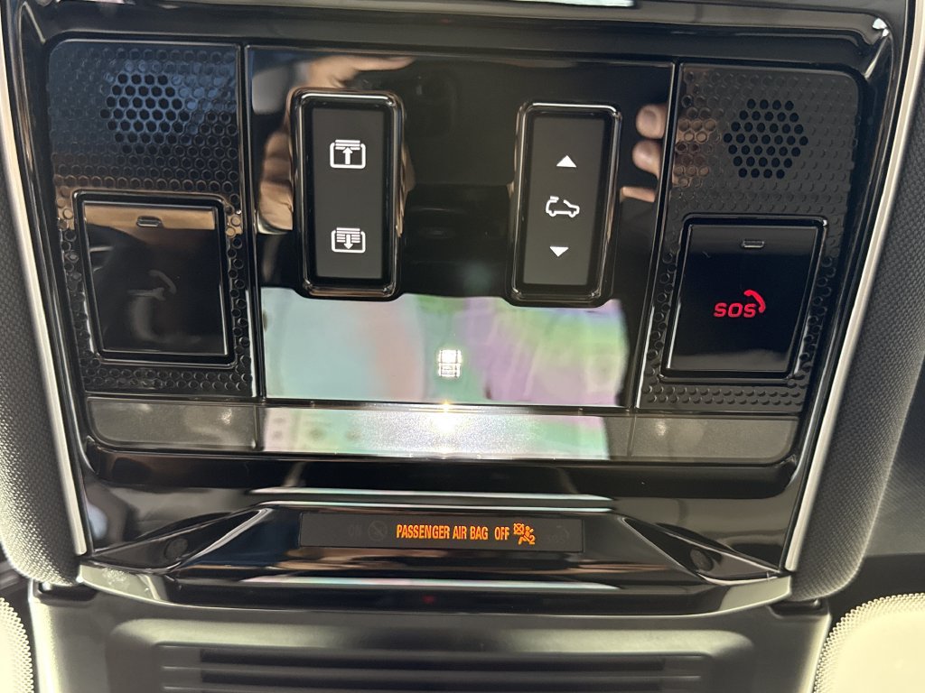 New 2027 Land Rover Range Rover Sport SE AWD/4WD image 19
