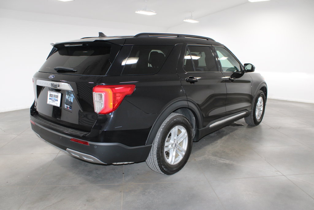 Used 2023 Ford Explorer XLT w/ Equipment Group 202A RWD image 9