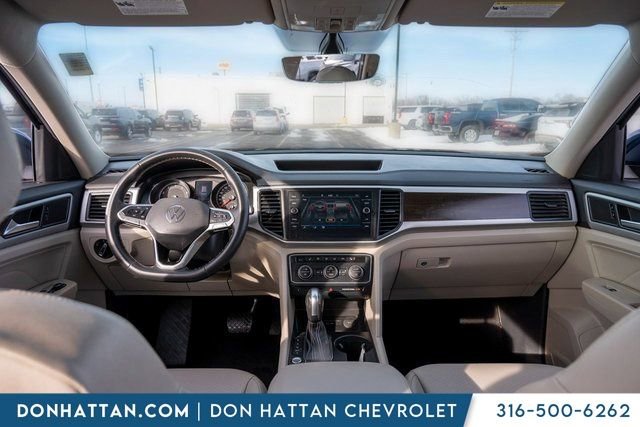 Used 2021 Volkswagen Atlas SE w/ Panoramic Sunroof Package image 3