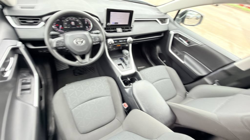 Used 2025 Toyota RAV4 XLE FWD image 13