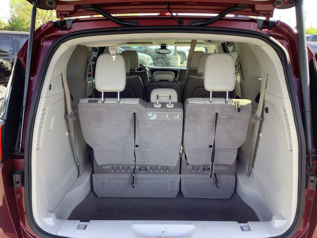 Used 2017 Chrysler Pacifica Touring-L image 30