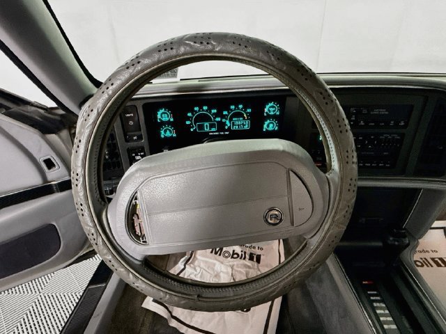 Used 1990 Buick Reatta Coupe FWD image 12
