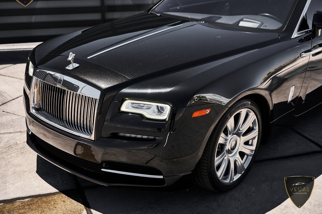 Used 2019 Rolls-Royce Dawn RWD image 8