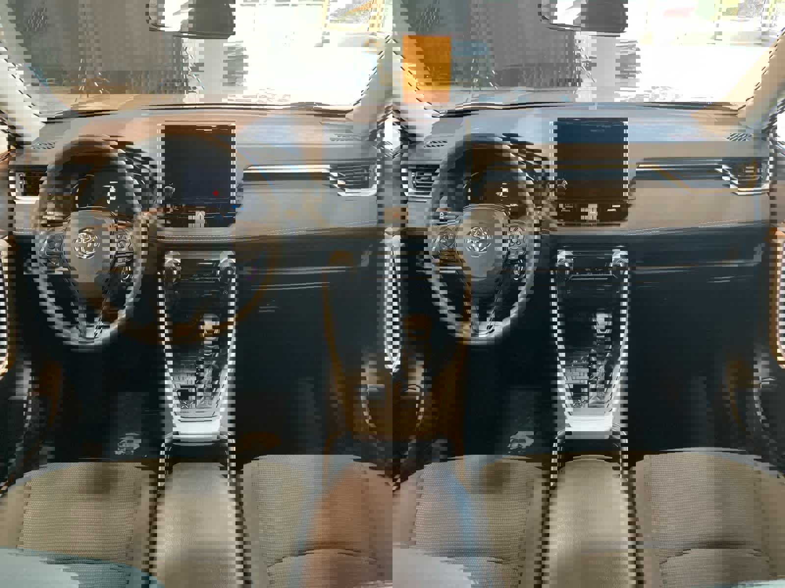 Used 2024 Toyota RAV4 LE image 23