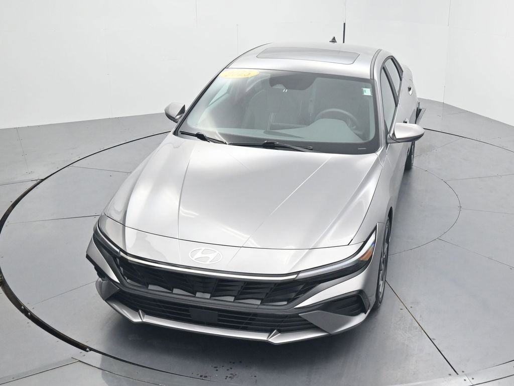 Used 2025 Hyundai Elantra SEL FWD image 50
