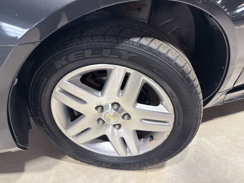 Used 2014 Chevrolet Impala LT w/ LT Sunroof Package image 2