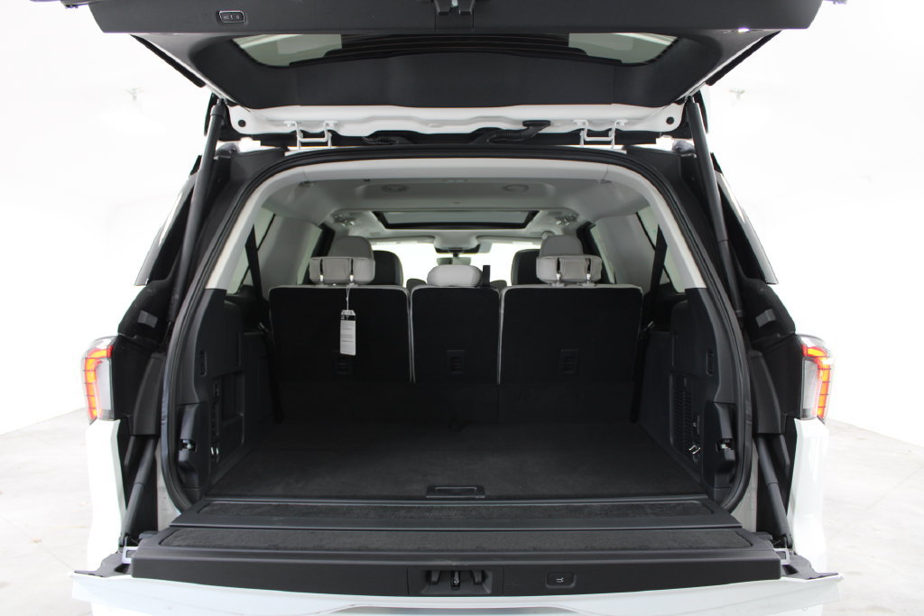 New 2026 Lincoln Navigator L Reserve AWD/4WD image 15