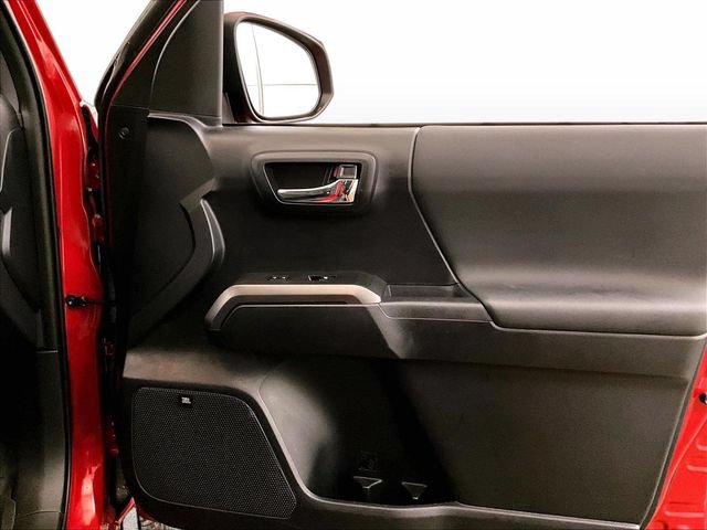 Used 2019 Toyota Tacoma TRD Sport AWD/4WD image 23