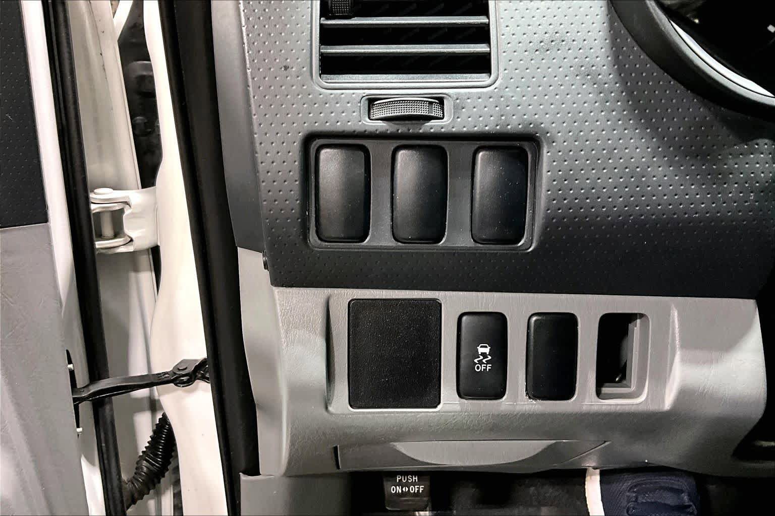 Used 2013 Toyota Tacoma 2WD Regular Cab image 28