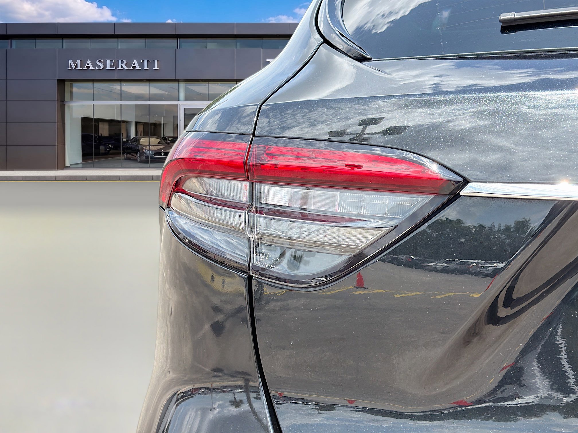 Used 2022 Maserati Levante Modena AWD/4WD image 10