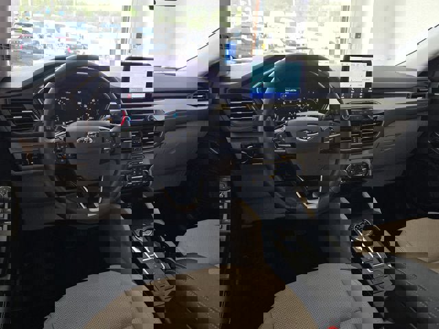 Used 2022 Ford Escape SEL image 18