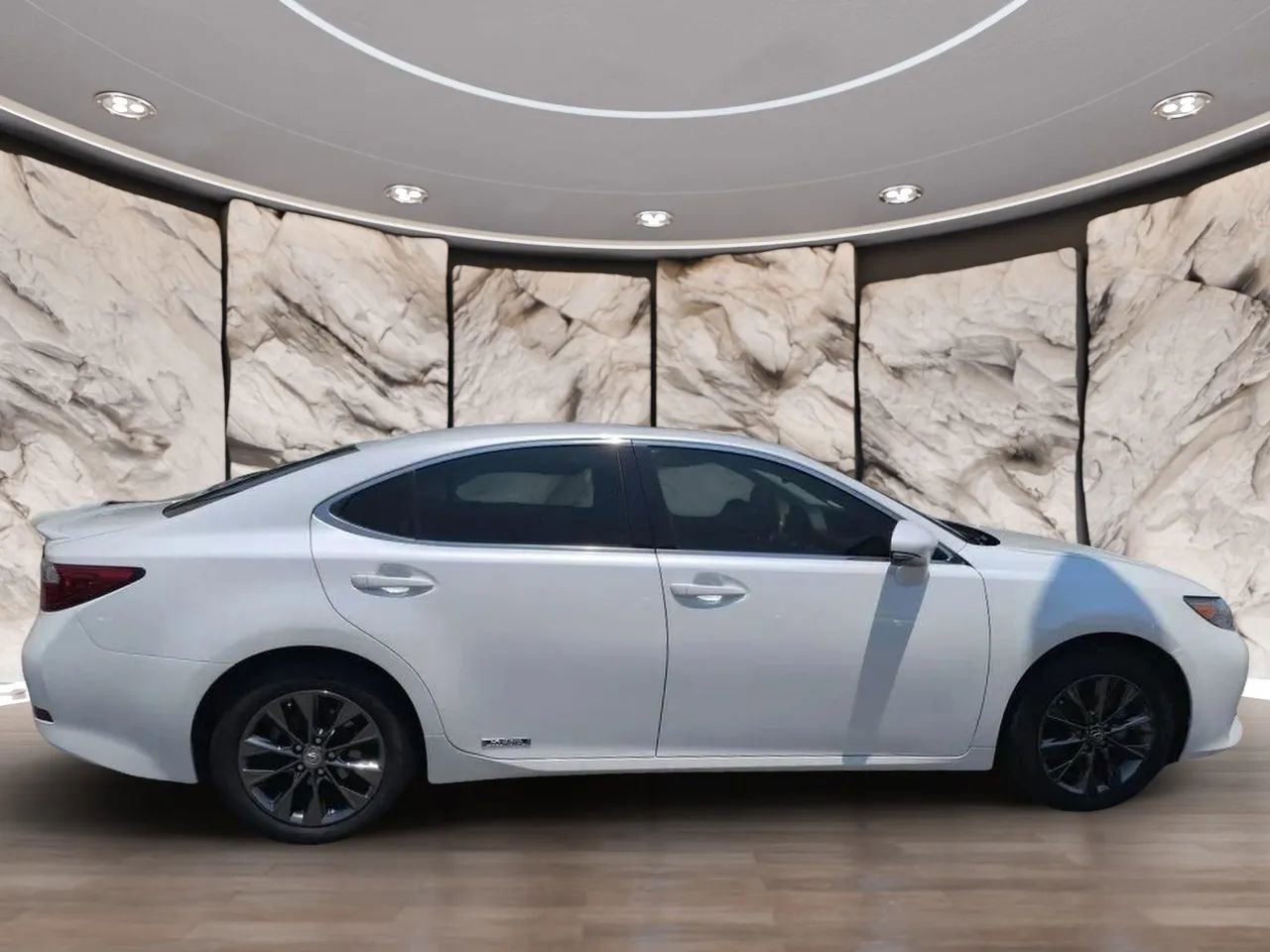 Used 2015 Lexus ES 300h image 6