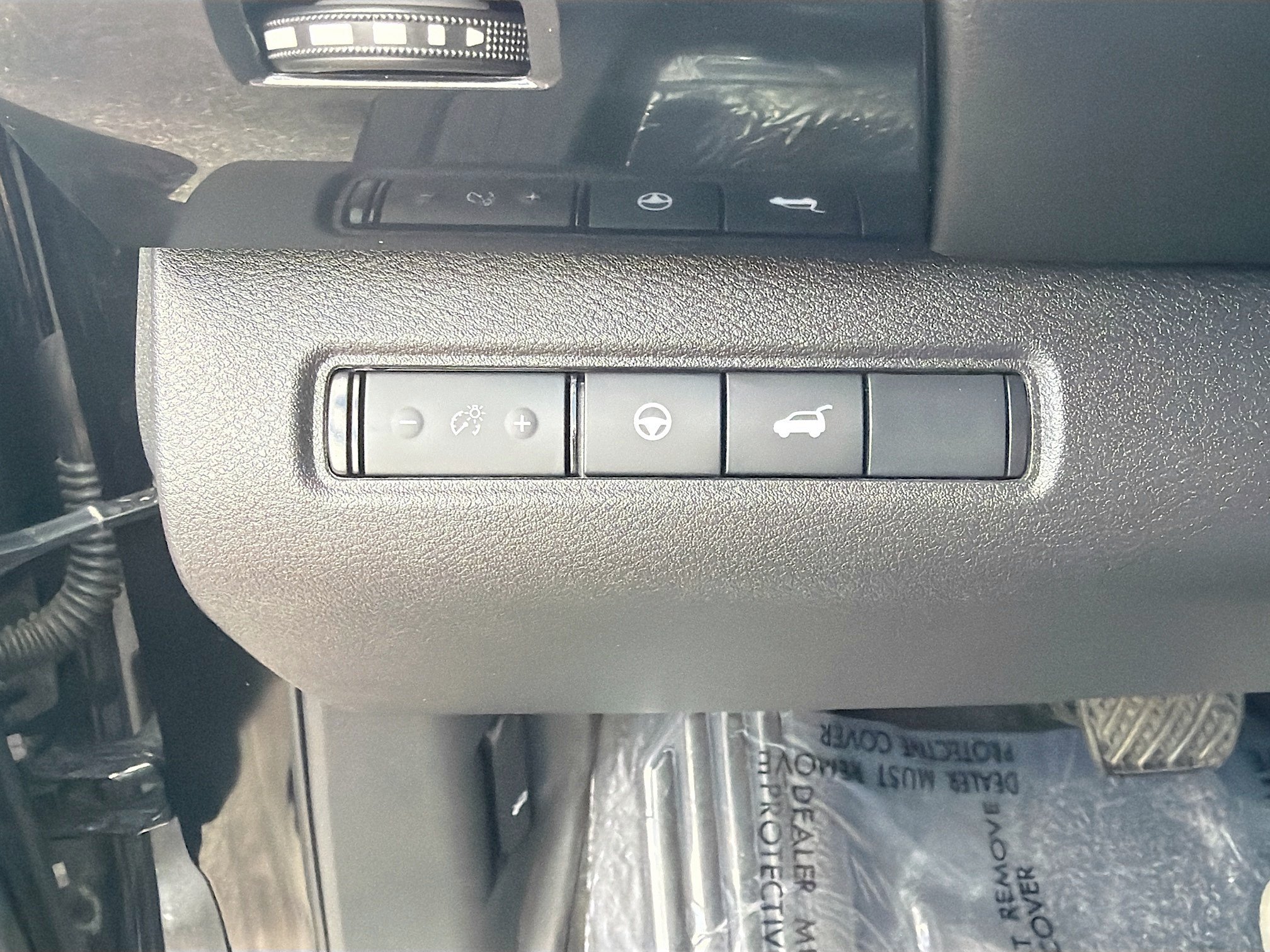 Used 2025 Nissan Pathfinder SV AWD/4WD image 17