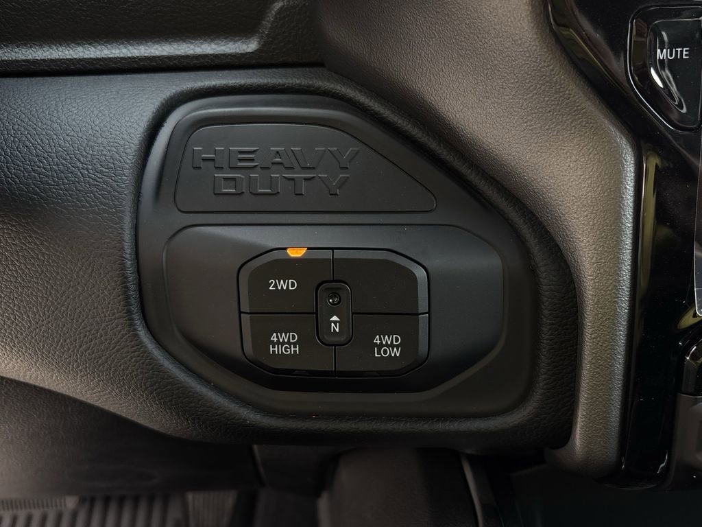 New 2026 RAM 3500 Laramie AWD/4WD image 18