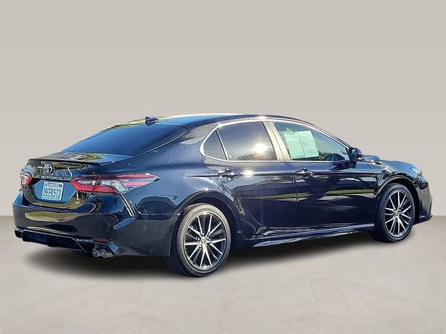 Used 2023 Toyota Camry SE image 3