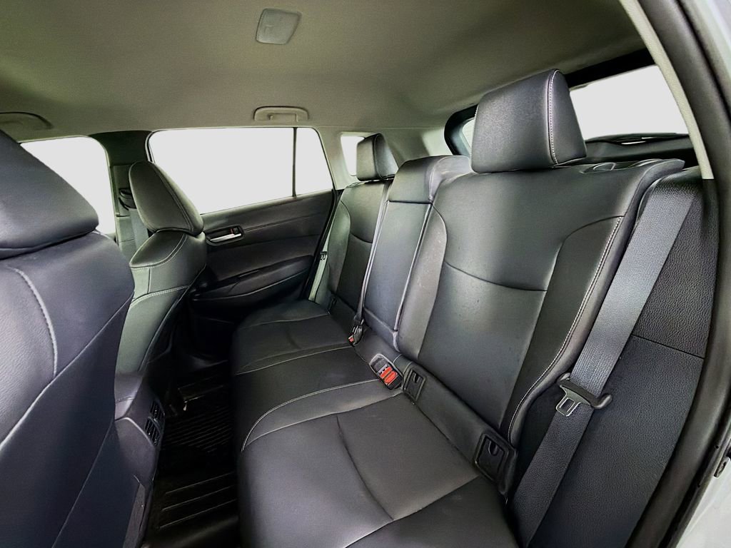 Used 2022 Toyota Corolla Cross XLE image 24