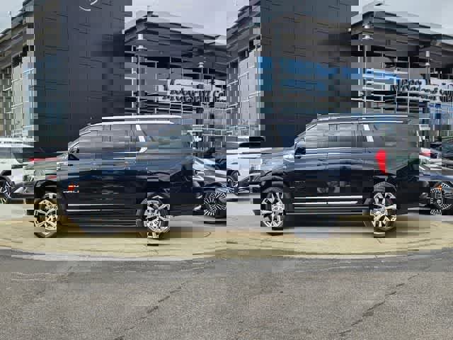 Used 2022 GMC Yukon XL Denali w/ Denali Premium Package image 5