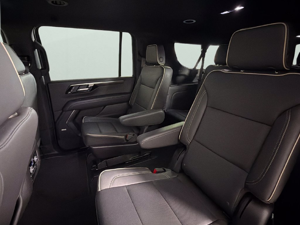 Used 2026 Chevrolet Suburban Premier AWD/4WD image 24