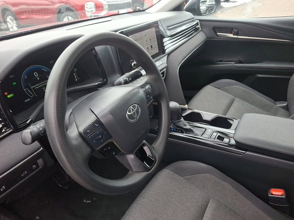 Used 2025 Toyota Camry LE image 25