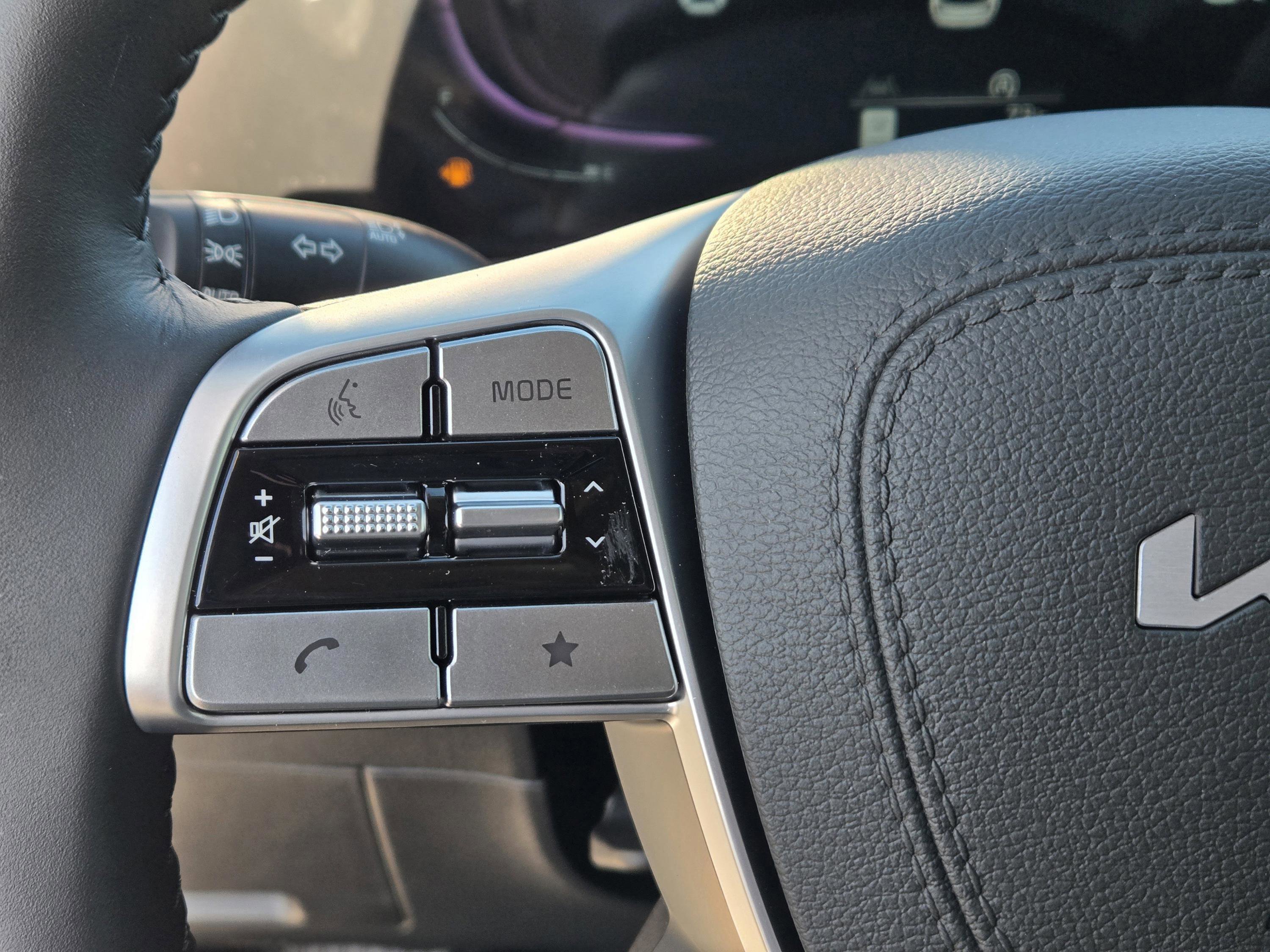 New 2025 Kia Telluride LX image 22