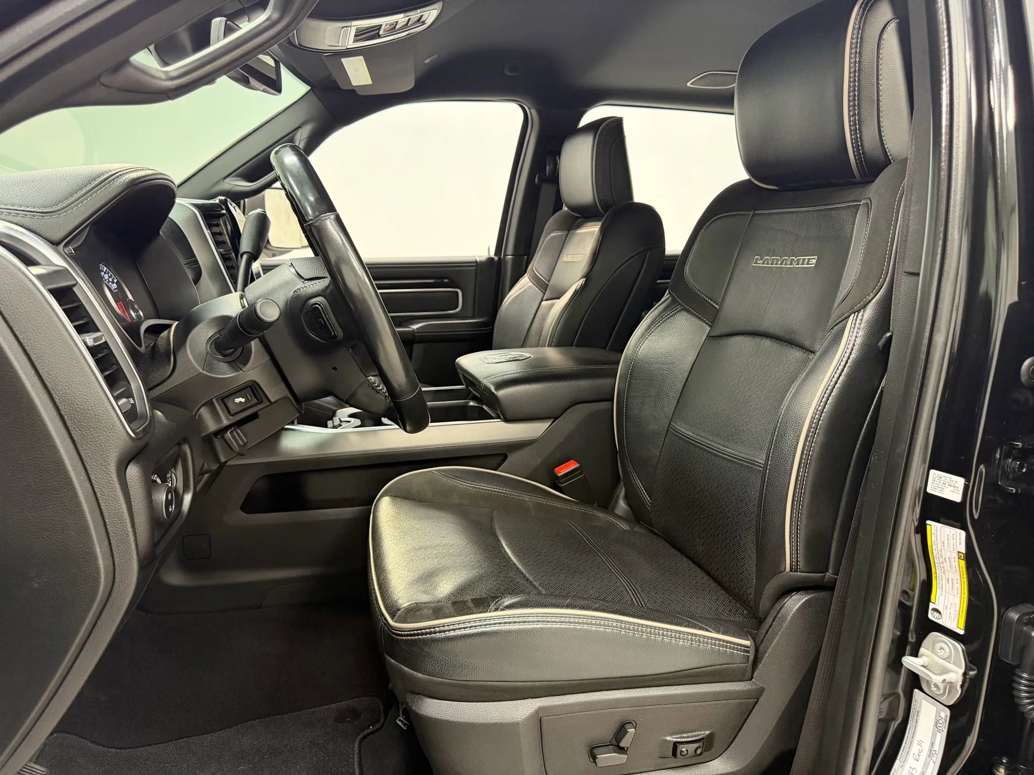 Used 2022 RAM 3500 Laramie w/ Night Edition image 15