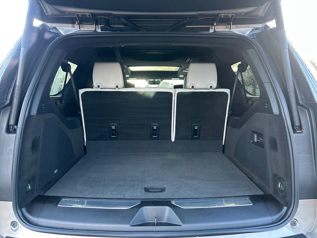 Used 2025 Cadillac Escalade ESV Premium Luxury Platinum image 24