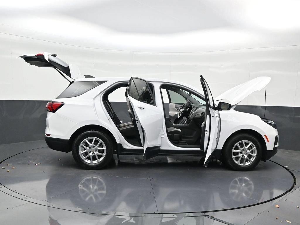 Used 2024 Chevrolet Equinox LS FWD image 34