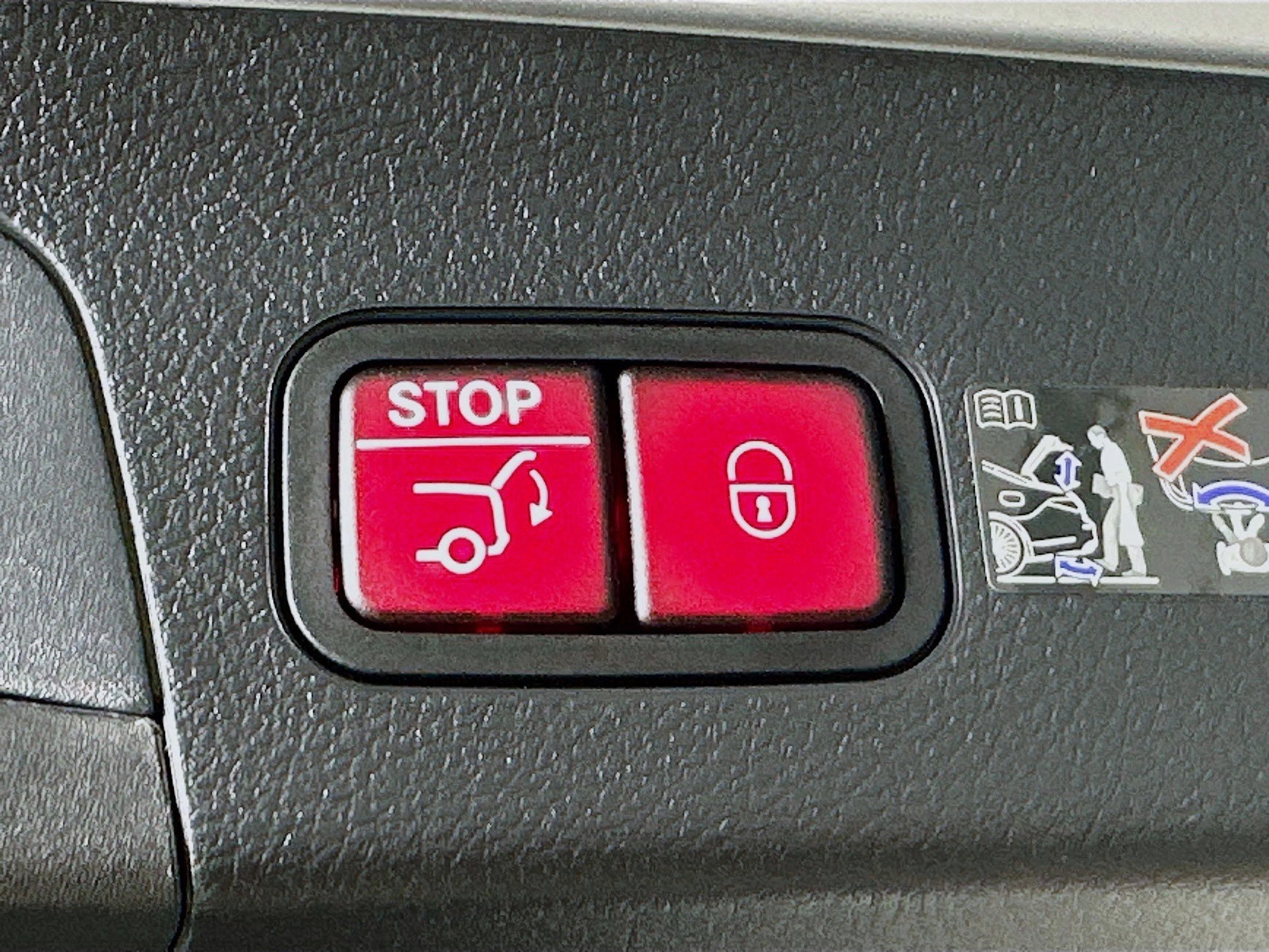 Used 2026 Mercedes-Benz GLS 450 4MATIC image 36