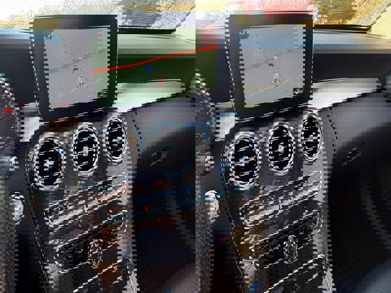 Used 2017 Mercedes-Benz C 300 4MATIC Sedan image 16