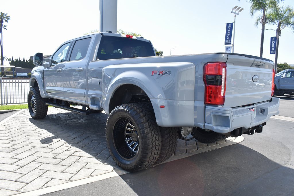Used 2025 Ford F450 Lariat w/ FX4 Off-Road Package image 30