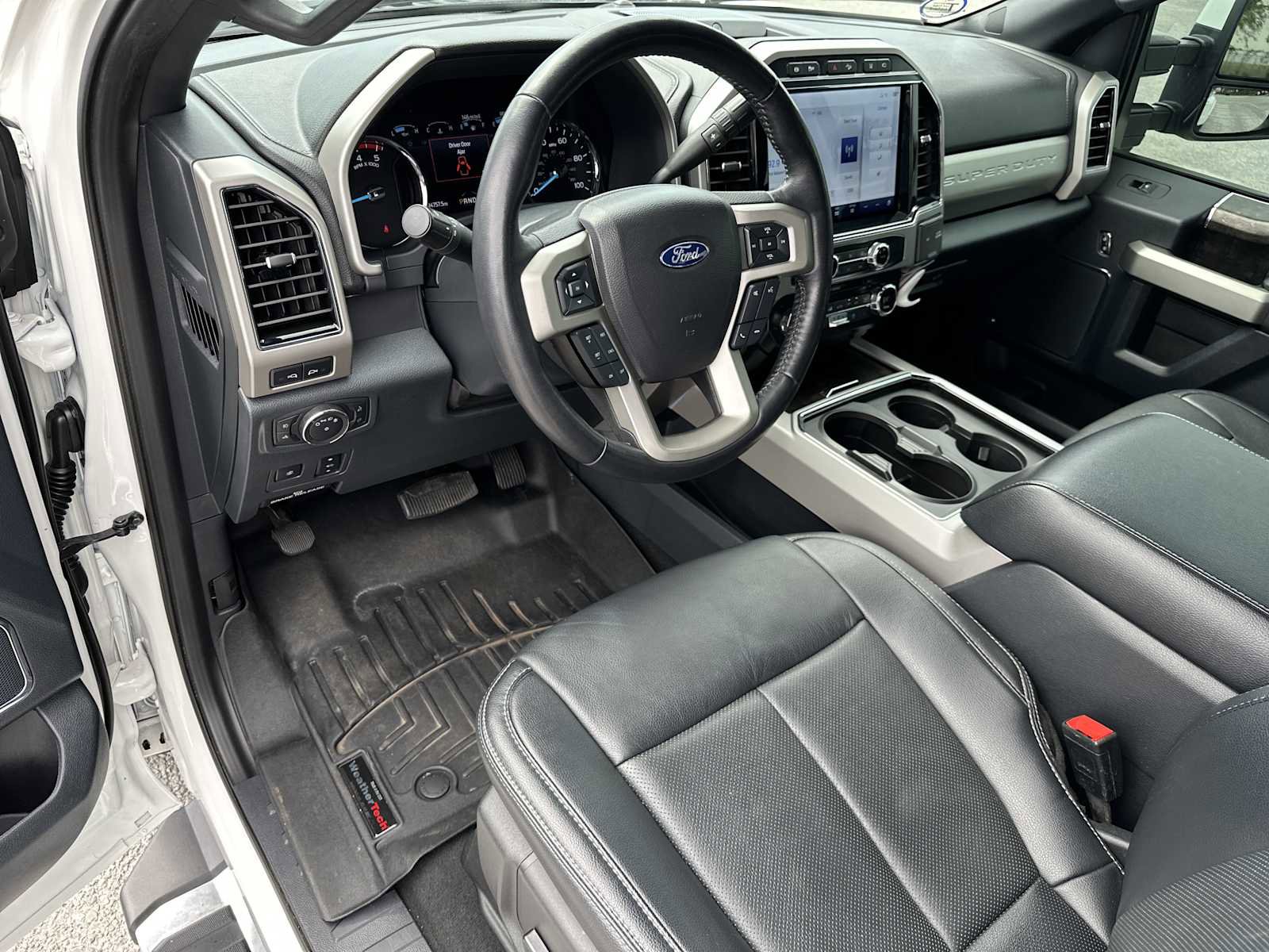 Used 2022 Ford F350 Lariat w/ Lariat Ultimate Package image 11