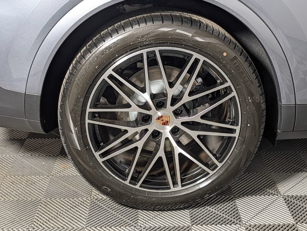 New 2026 Porsche Cayenne AWD/4WD image 13