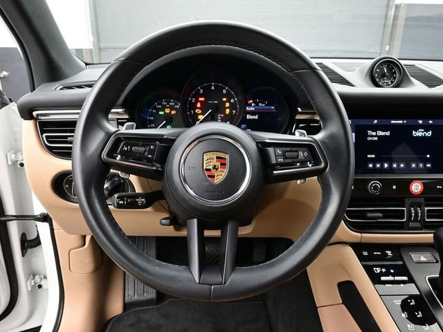 Certified 2023 Porsche Macan image 8
