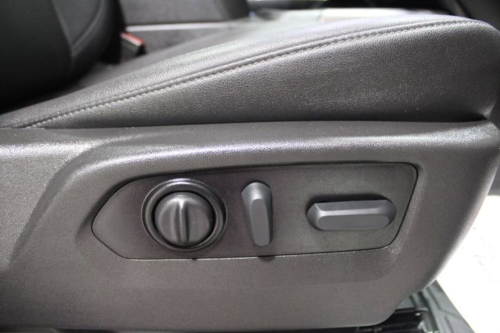 Used 2021 Chevrolet Silverado 1500 LTZ w/ Z71 Off-Road Package image 30