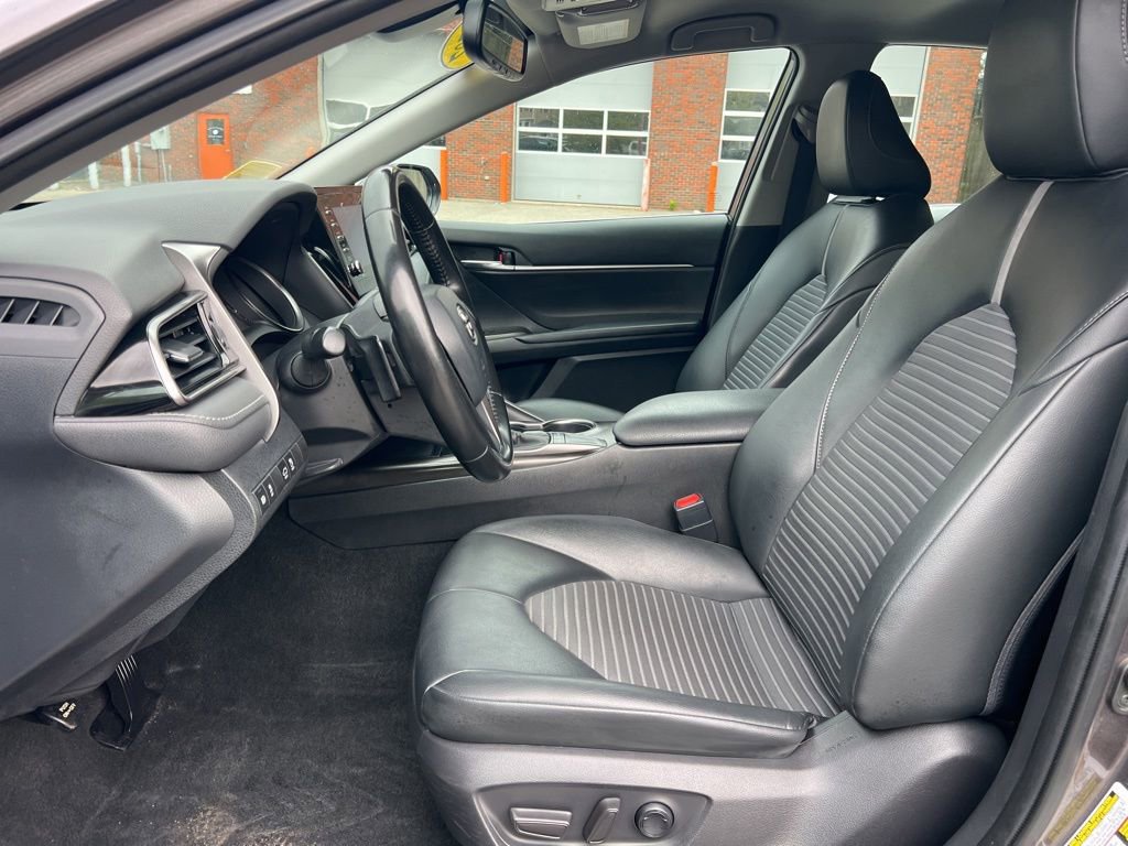 Used 2022 Toyota Camry SE FWD image 12