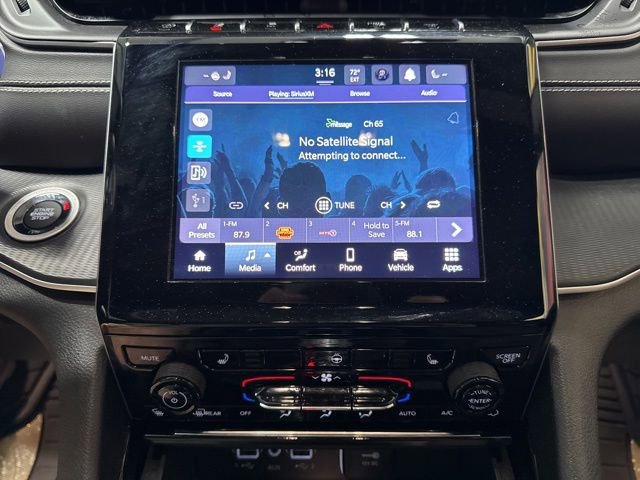 Used 2023 Jeep Grand Cherokee L Altitude AWD/4WD image 9