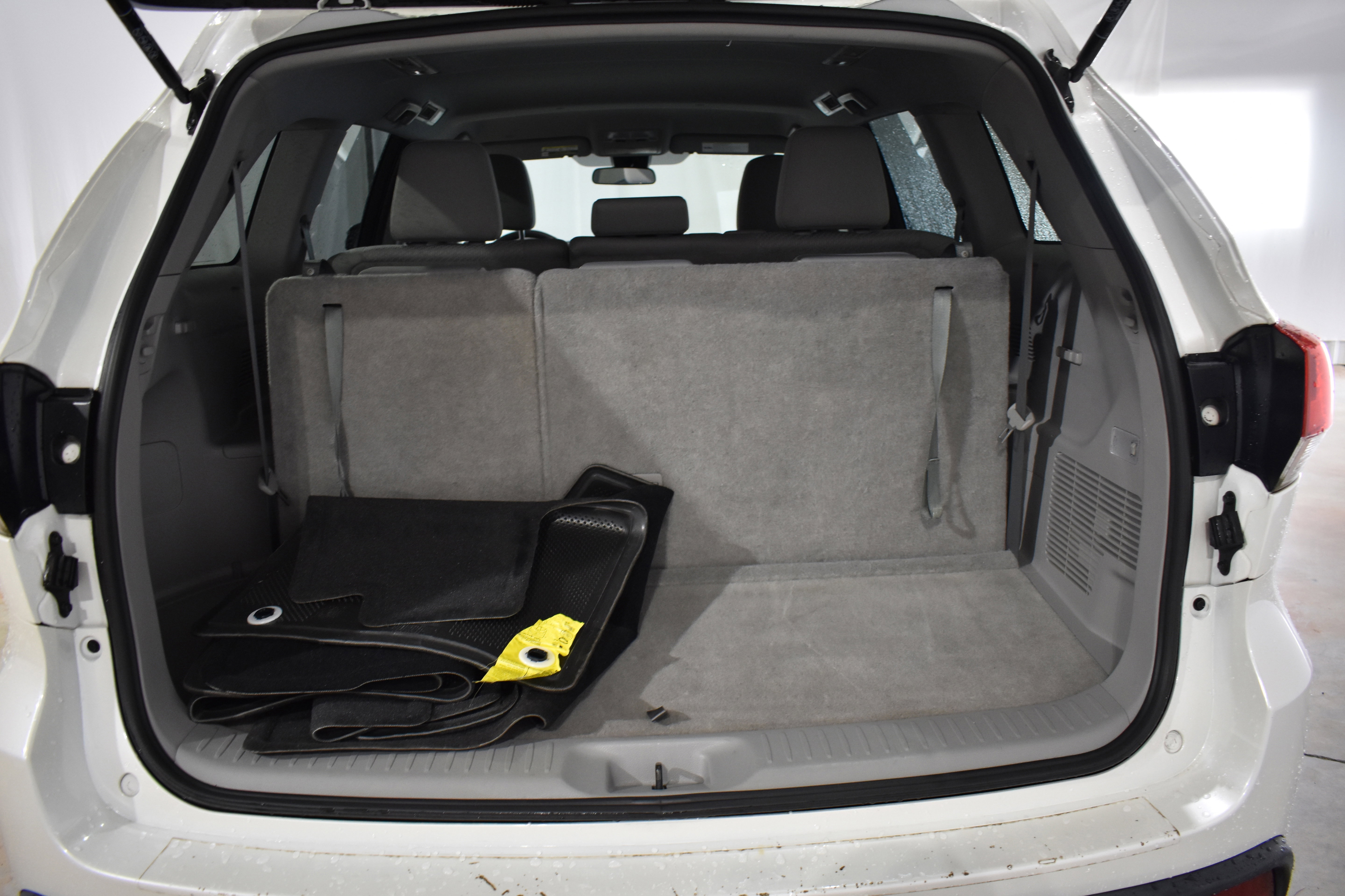 Used 2019 Toyota Highlander LE image 34