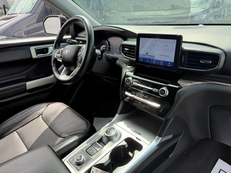 Used 2023 Ford Explorer Limited image 10