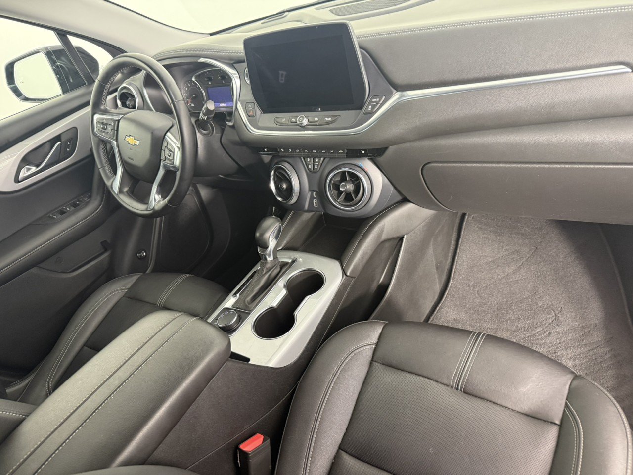 Used 2023 Chevrolet Blazer LT FWD image 11