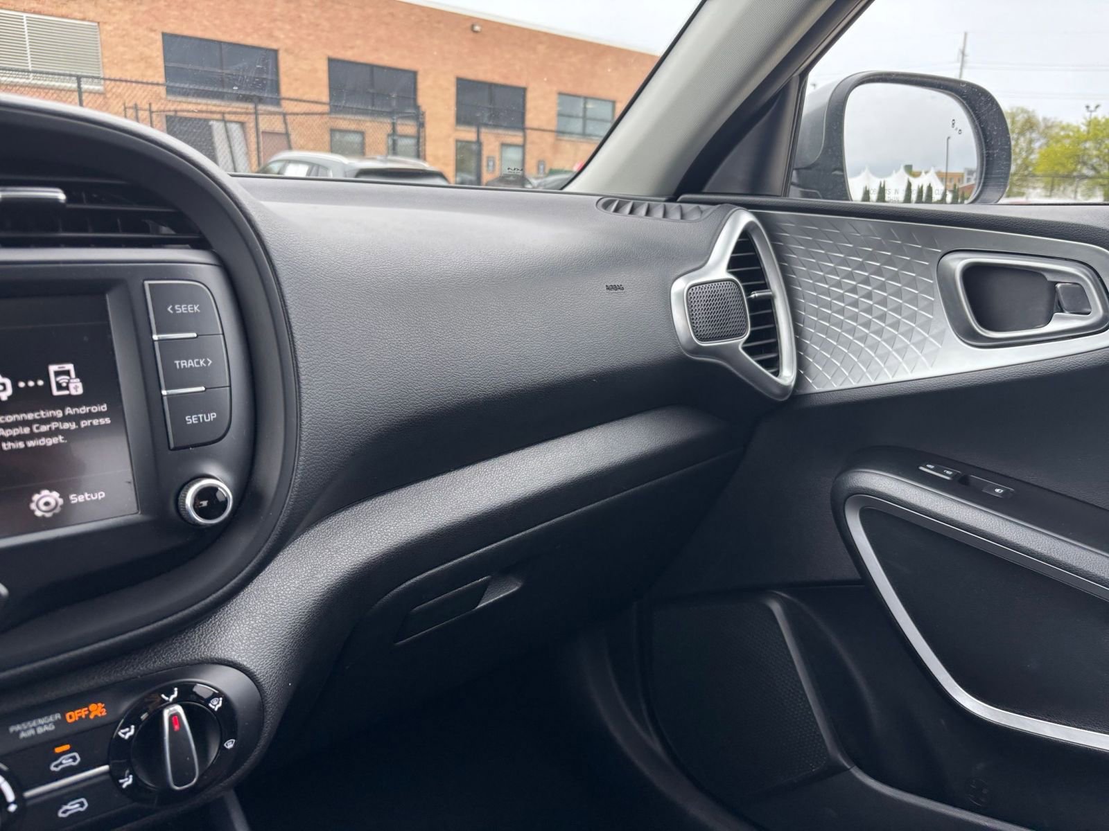 Used 2024 Kia Soul LX w/ Option Group 015 FWD image 33