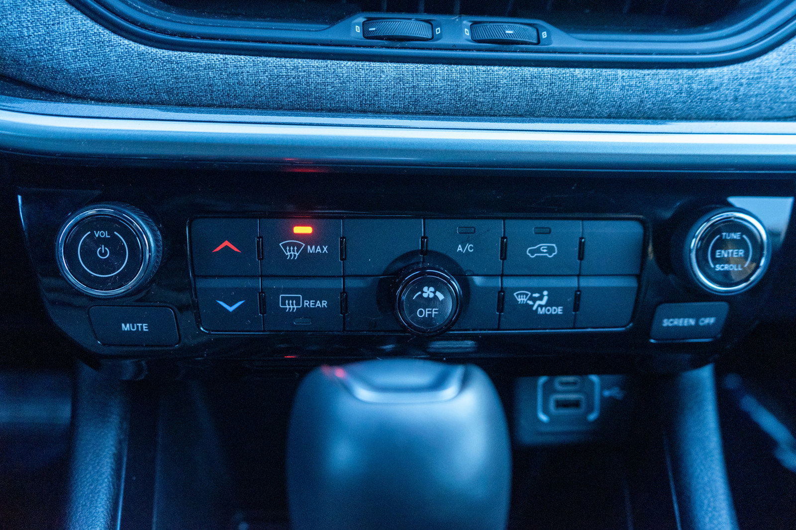 Used 2023 Jeep Compass Latitude image 19