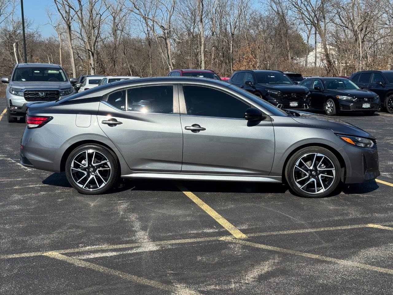 Used 2024 Nissan Sentra SR FWD image 3