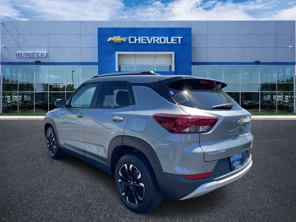Used 2023 Chevrolet TrailBlazer LT w/ Convenience Package FWD image 4