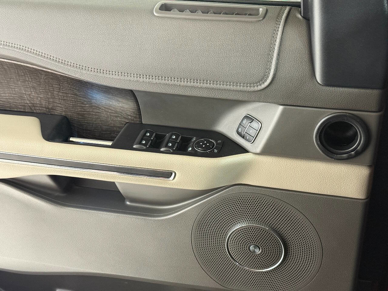 Used 2019 Ford Expedition Limited w/ Driver Assistance Package RWD image 45