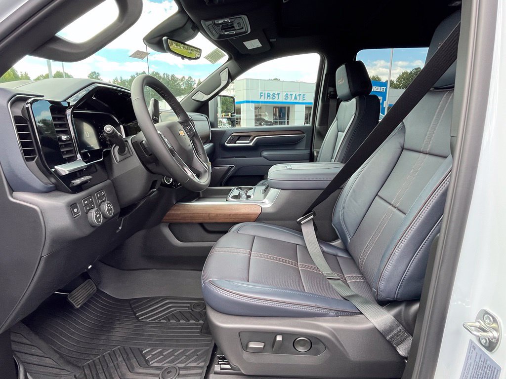 New 2026 Chevrolet Silverado 3500 High Country w/ High Country Premium Package AWD/4WD image 14