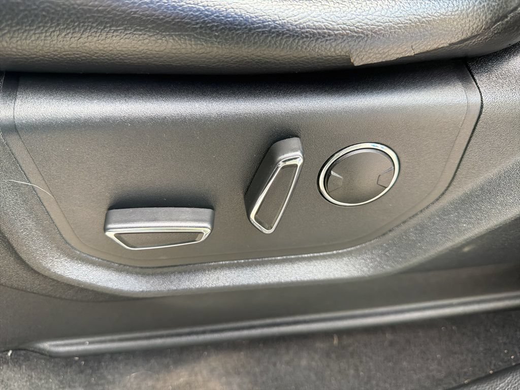 Used 2018 Ford F150 Lariat w/ Equipment Group 502A Luxury AWD/4WD image 17