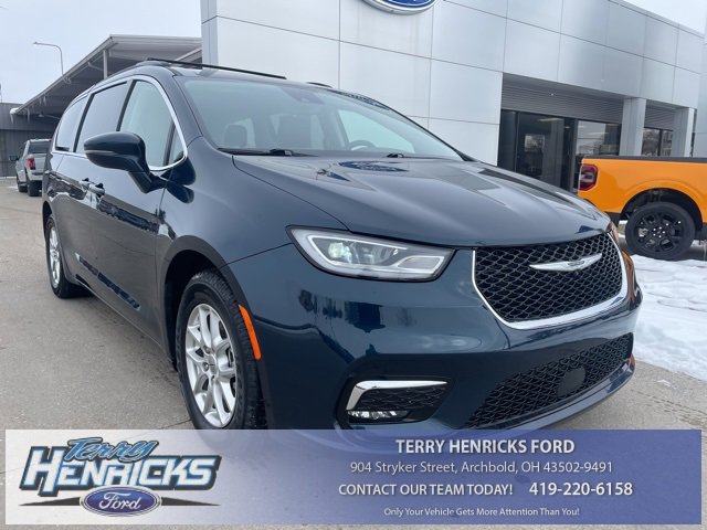 Used 2022 Chrysler Pacifica Touring-L