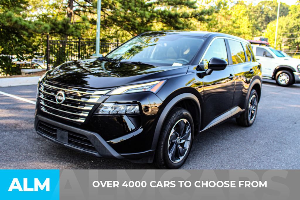 Used 2025 Nissan Rogue SV FWD image 2