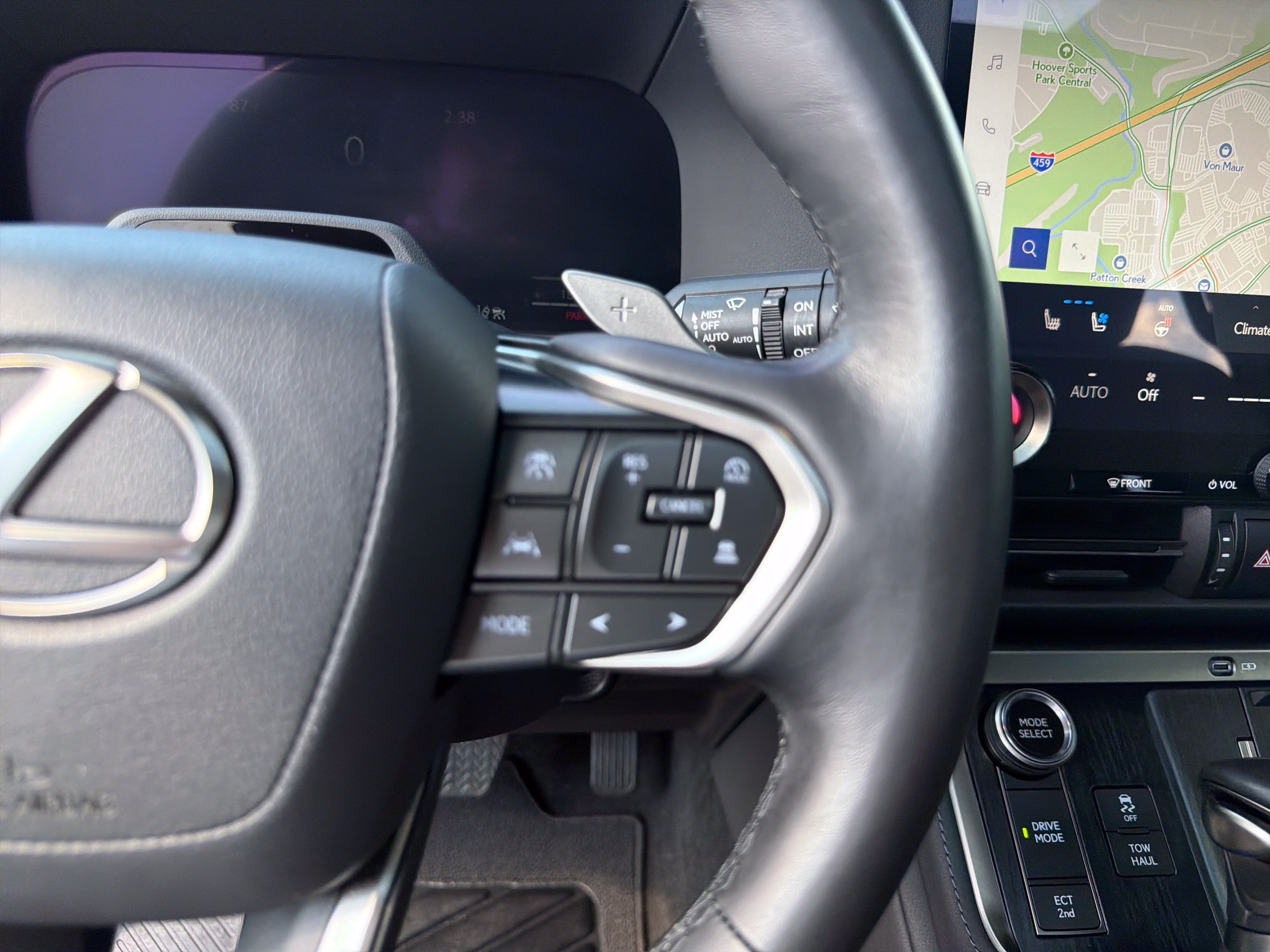 Used 2024 Lexus GX 550 w/ Accessory Package (31) AWD/4WD image 23