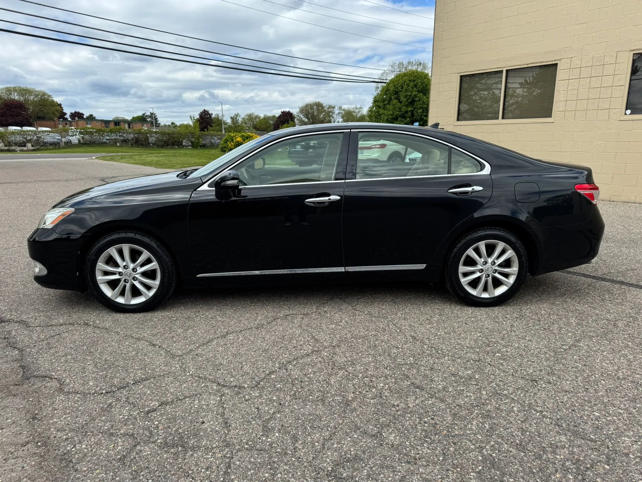 Used 2011 Lexus ES 350 FWD image 5